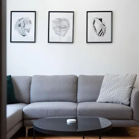 Heart: Downtown Apartmán *
